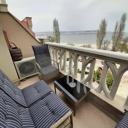Beachfront Panoramic Flat @ South Bay Apartment Varna