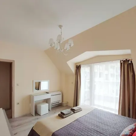 Beachfront Panoramic Flat @ South Bay *