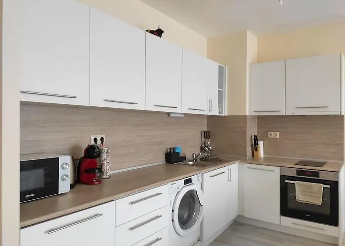 Beachfront Panoramic Flat @ South Bay アパート ヴァルナ