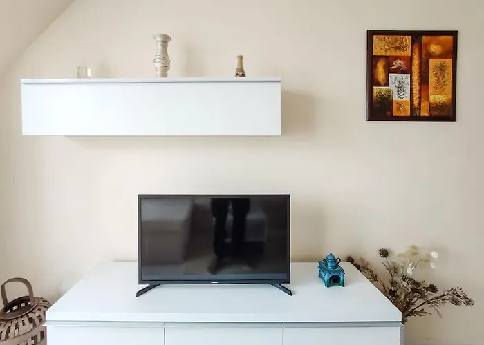 Beachfront Panoramic Flat @ South Bay *