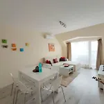Beachfront Panoramic Flat @ South Bay Apartman *
