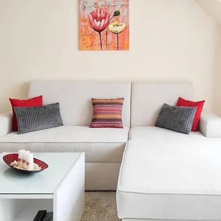 Apartment Beachfront Panoramic Flat @ South Bay Warna